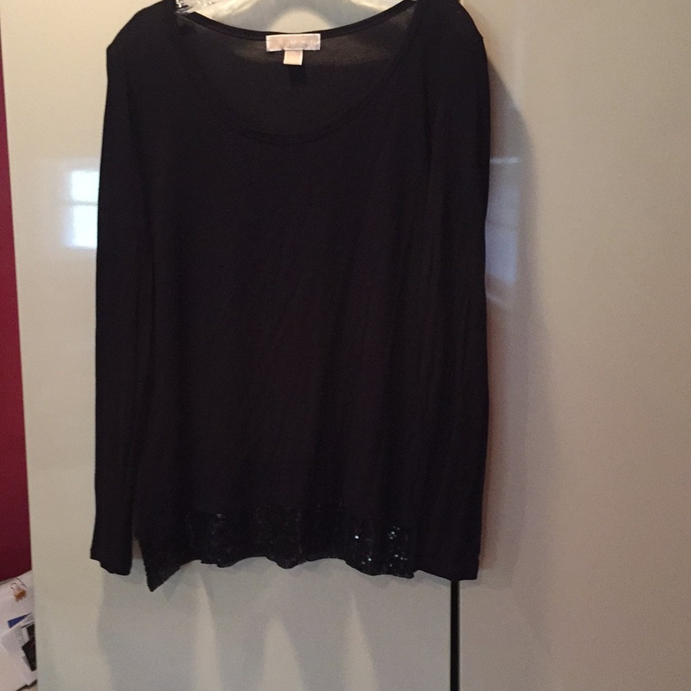 Michael kors black t shirt with sequin bottom